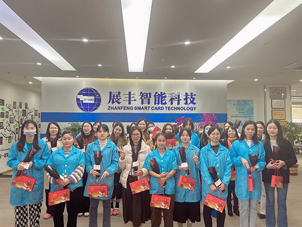 展豐科技發放三八婦女節紀念品 展豐科技發放三八婦女節紀念品